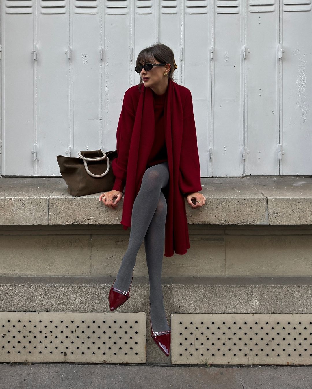 Bật Mí 15+ Cách Mix Đồ Với Áo Len Mongtoghi Sành Điệu 4 Mix đồ với áo len mongtoghi đi chơi