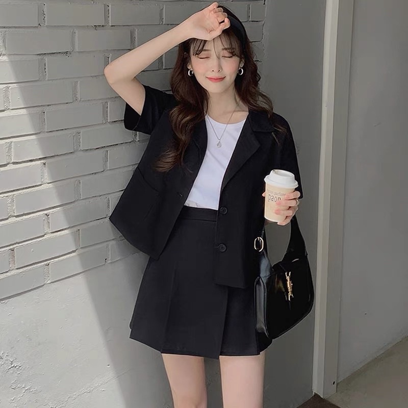 Phối đồ với áo blazer đen nữ cá tính