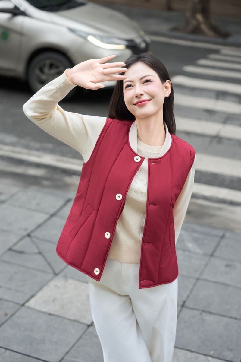 15+ Cách Phối Đồ Với Áo Phao Gile Nữ Sành Điệu Hack Dáng 7 Mặc áo phao gile nữ với quần gì