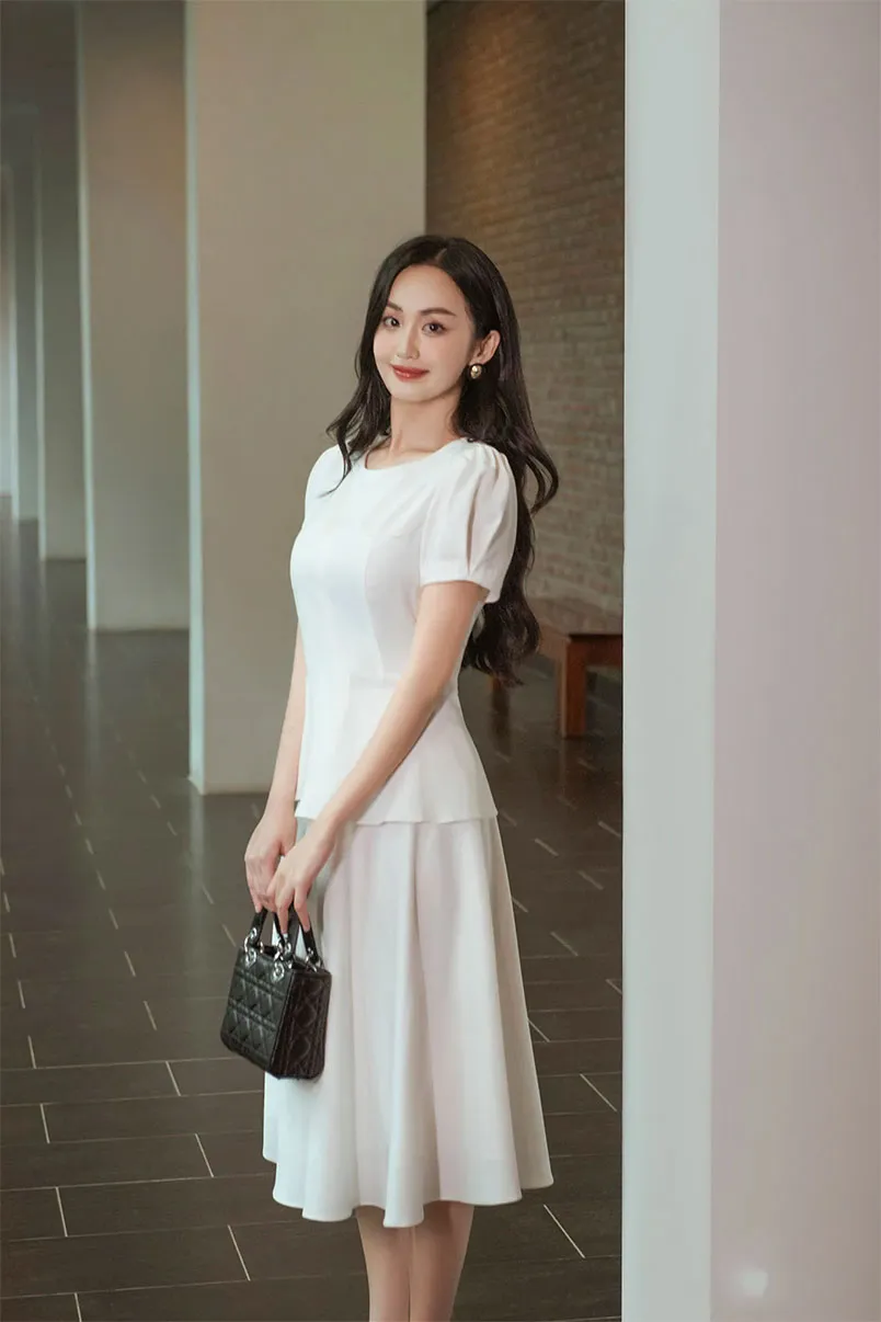 15+ Cách Phối Đồ Với Chân Váy Trắng Dài Sành Điệu 5 phối đồ với chân váy trắng dài và blazer