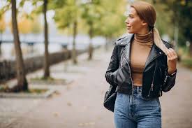 20+ Cách Phối Đồ Với Áo Khoác Da Nữ Sành Điệu Như Fashionista 3 Cách phối đồ áo khoác da nữ chân váy ngắn