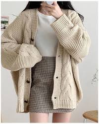 15+ Cách Phối Áo Len Với Sơ Mi Thanh Lịch và Sành Điệu 7 Áo len cổ V phối sơ mi