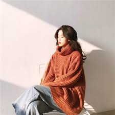 Mix đồ với áo len dáng rộng kiểu layer