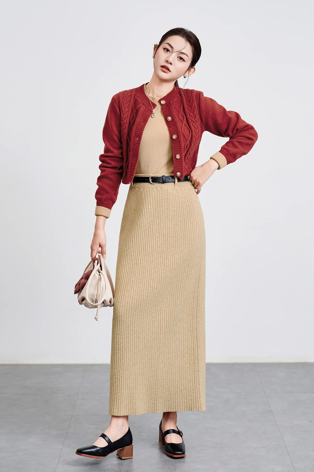 15+ Cách Phối Đồ Với Chân Váy Màu Be Sành Điệu 5 cách phối chân váy dài màu be