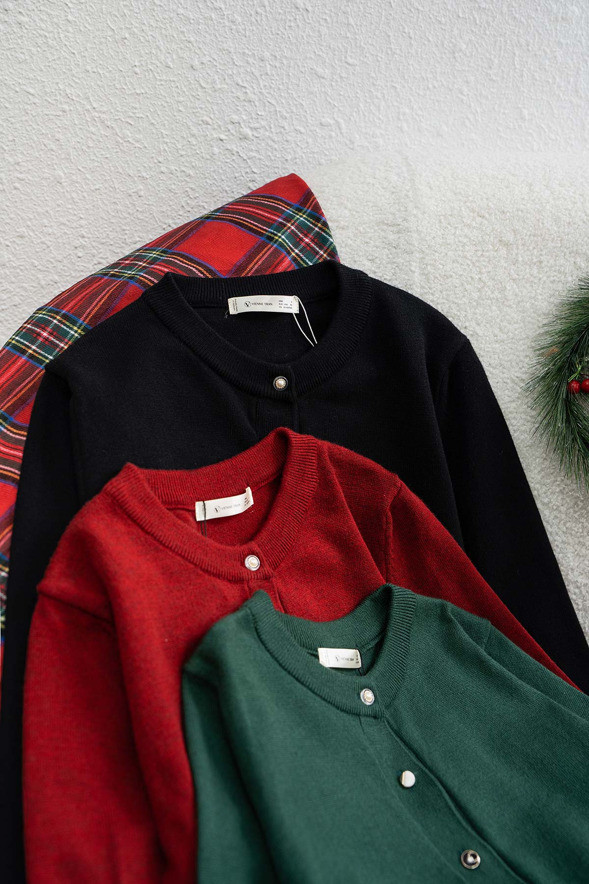 Cách phối đồ với áo cardigan ngắn thanh lịch