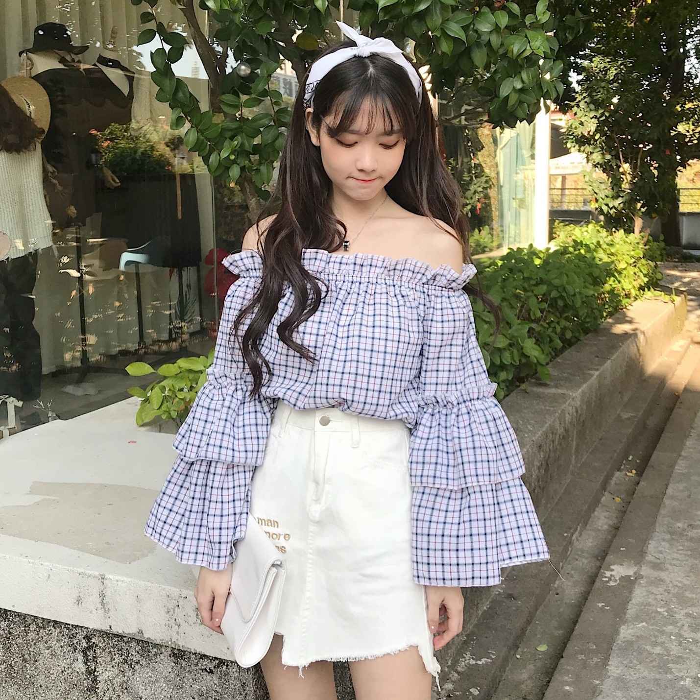 Cách phối đồ với chân váy xoè ngắn trendy