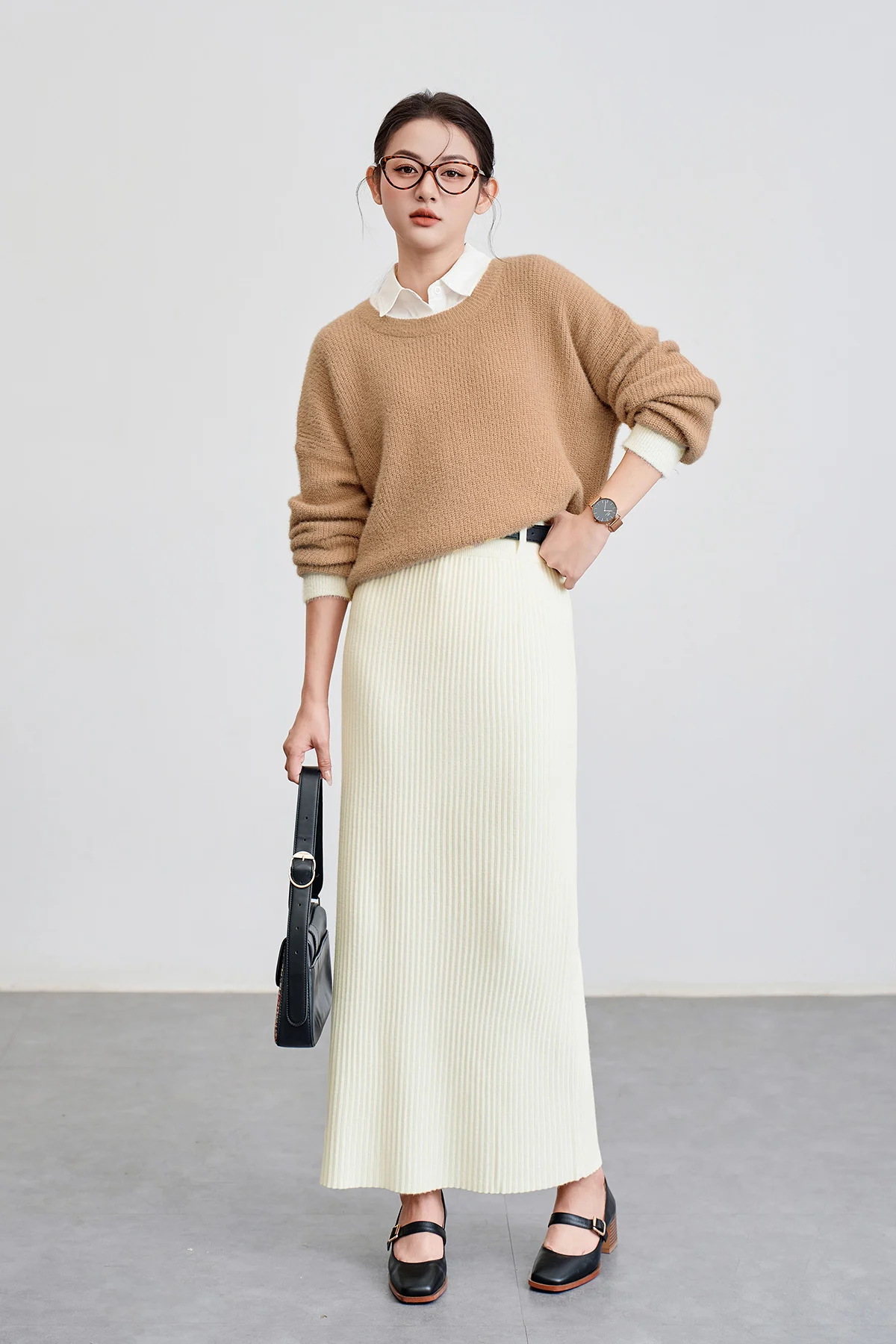 15+ Cách Phối Đồ Với Chân Váy Trắng Dài Sành Điệu 4 phối đồ với chân váy trắng dài mùa đông