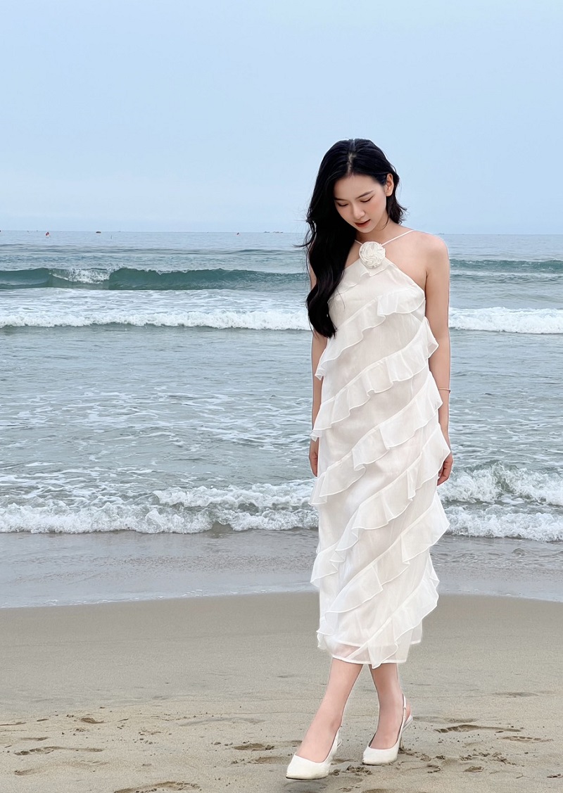 mẫu đầm đi biển đẹp cho người gầy