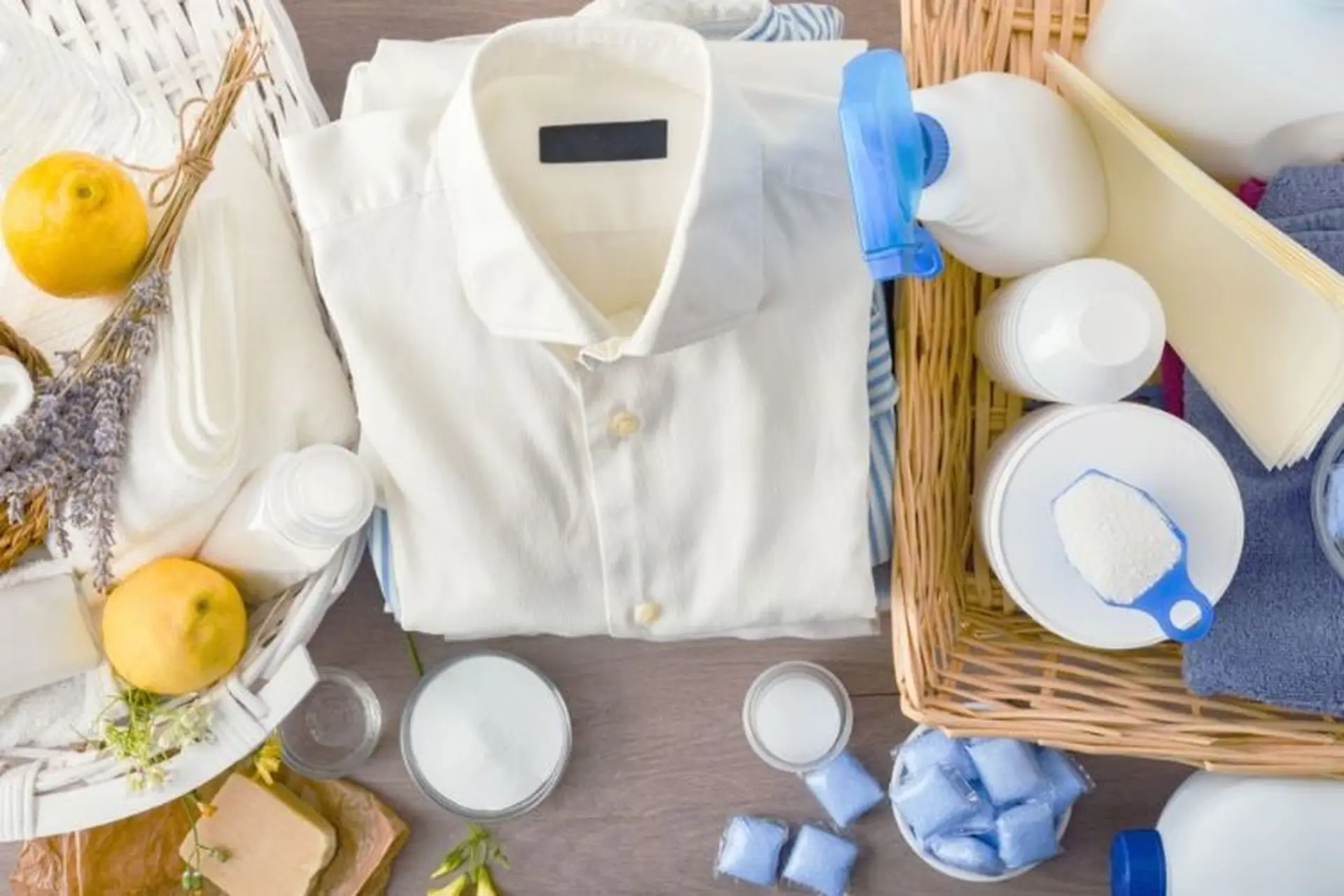 Tẩy vết ố vàng trên quần áo màu