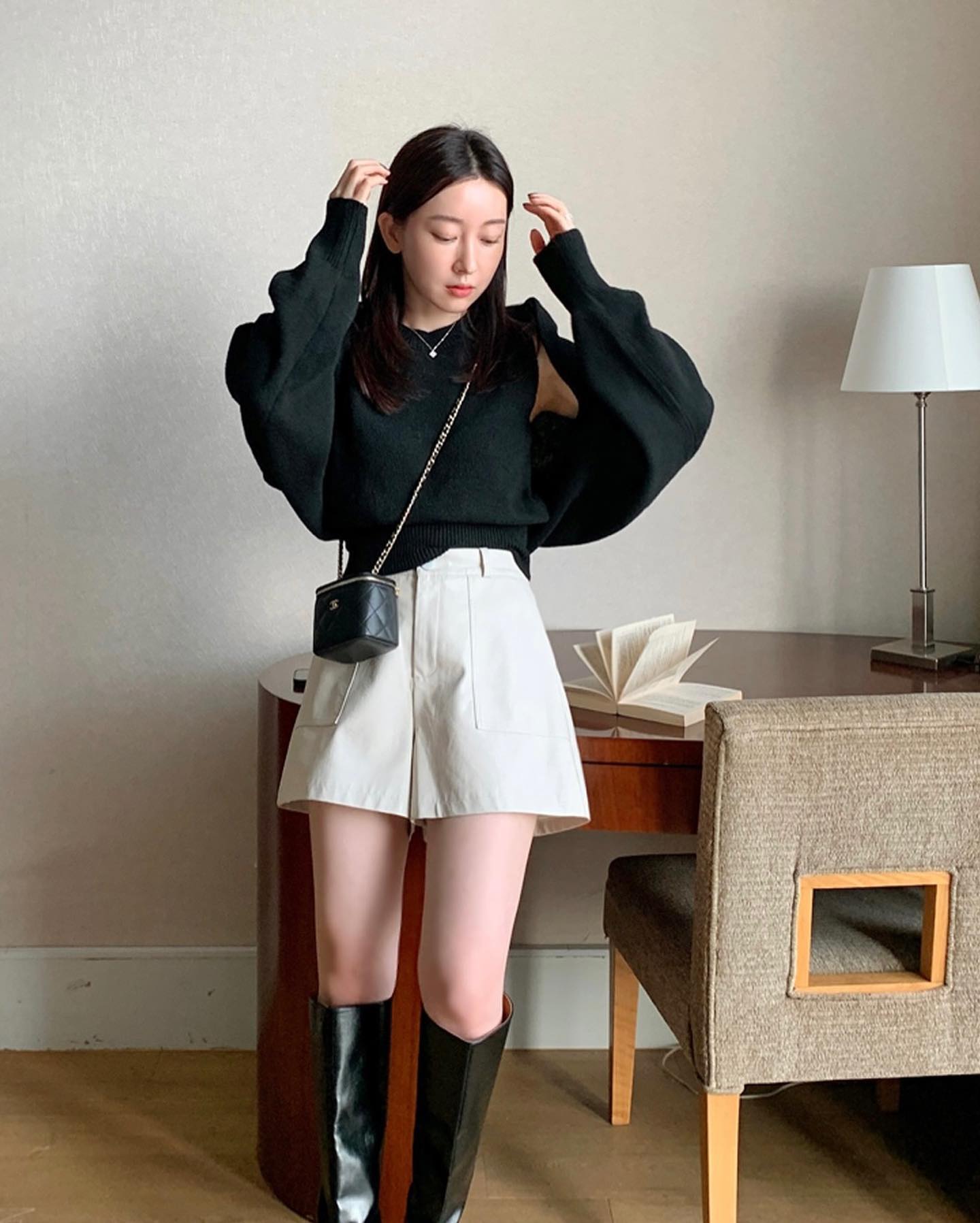 cách phối đồ với quần short nữ mùa đông