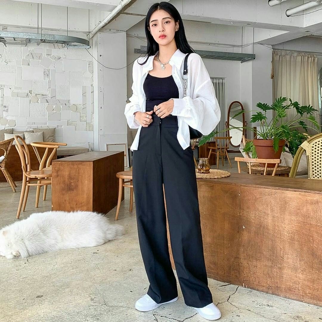Buộc vạt áo sơ mi với áo 2 dây