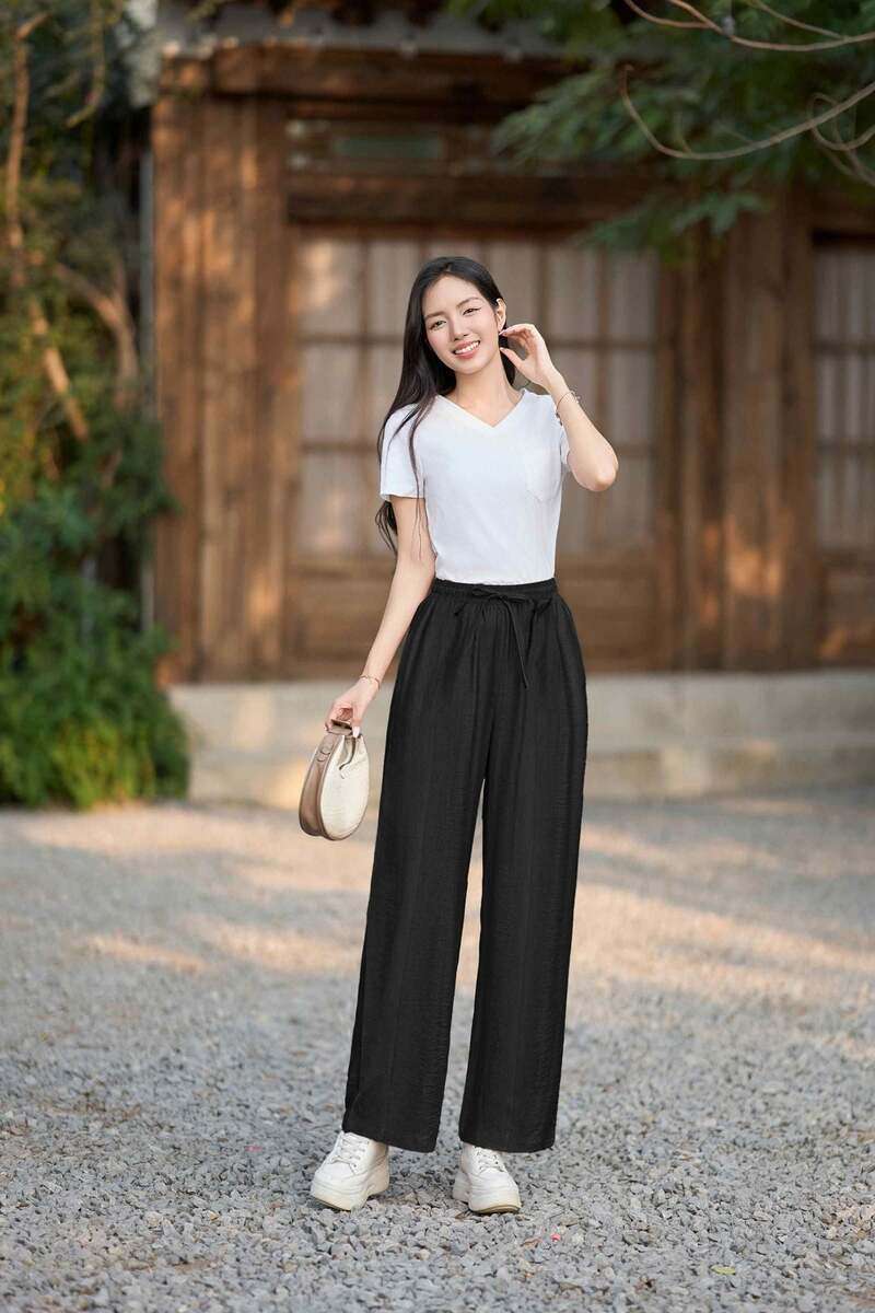Quần đũi ống rộng mặc với áo gì? 10+ cách phối đồ sành điệu 3 Quần đũi ống rộng mặc với áo gì đi dạo phố