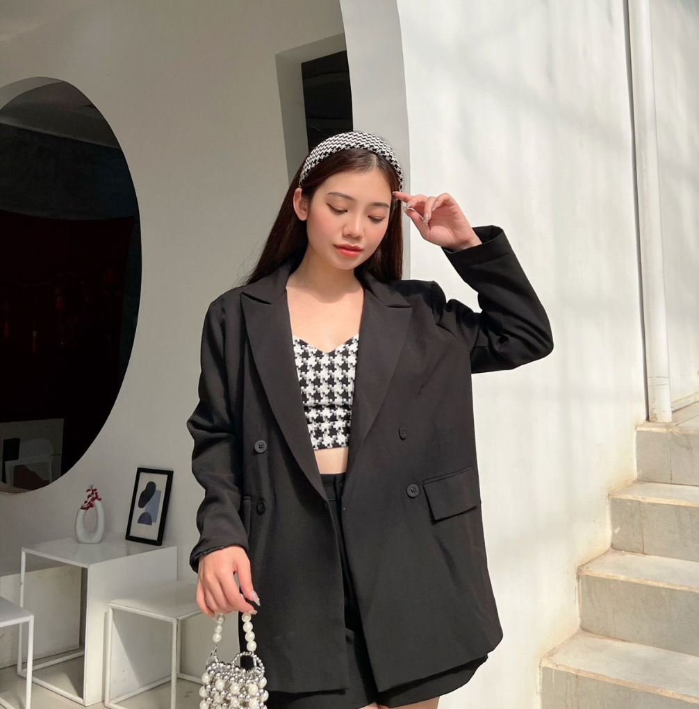 Phối blazer nữ với quần jean