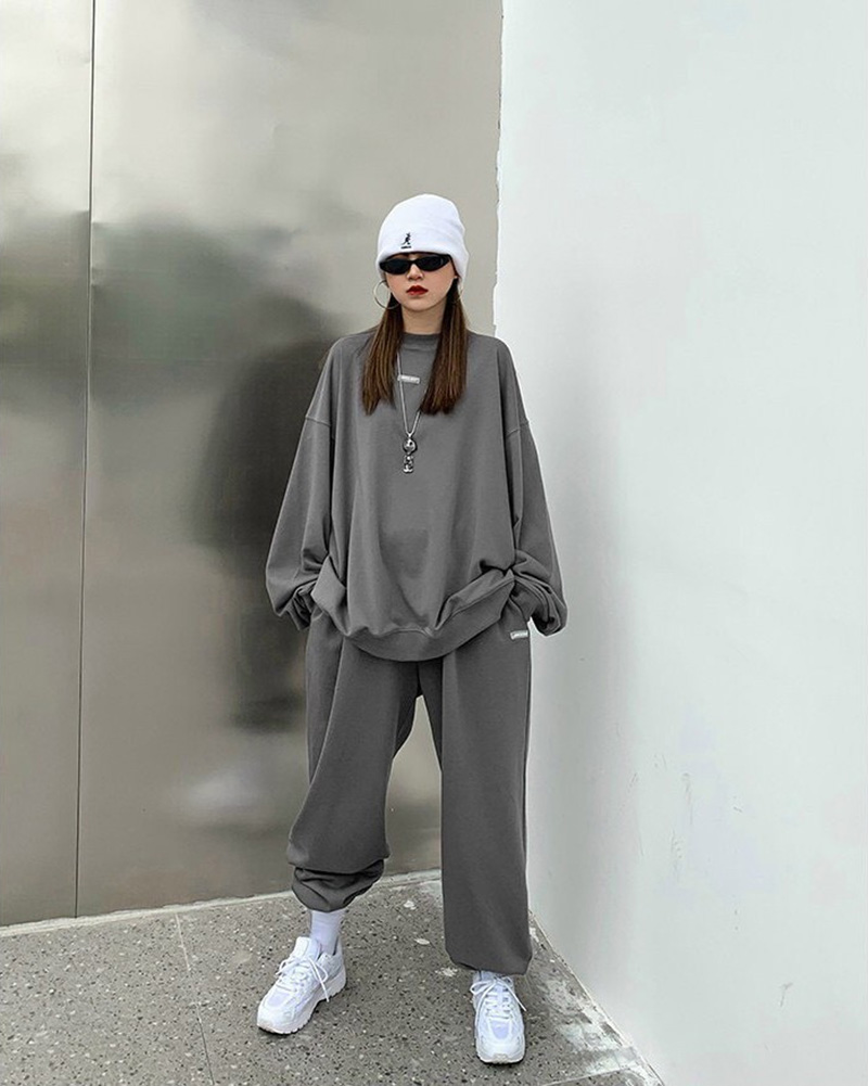 phối đồ sweater với quần jogger