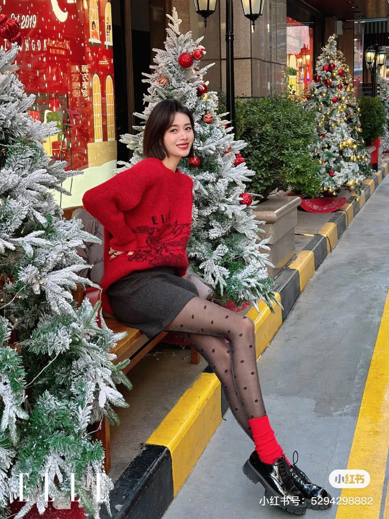 15+ Cách Phối Đồ Giáng Sinh Nữ Vừa Xinh Vừa Ấn Tượng 2 Áo len Noel cho nữ