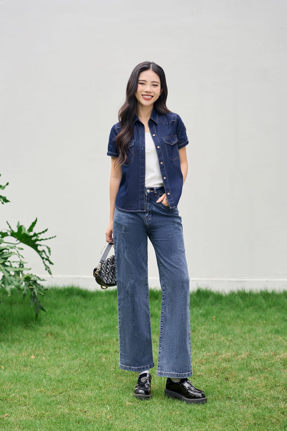 10+ Cách Phối Đồ Với Áo Sơ Mi Jean Nữ Hack Dáng Cực Đỉnh 1 Bí quyết chọn áo sơ mi jean nữ