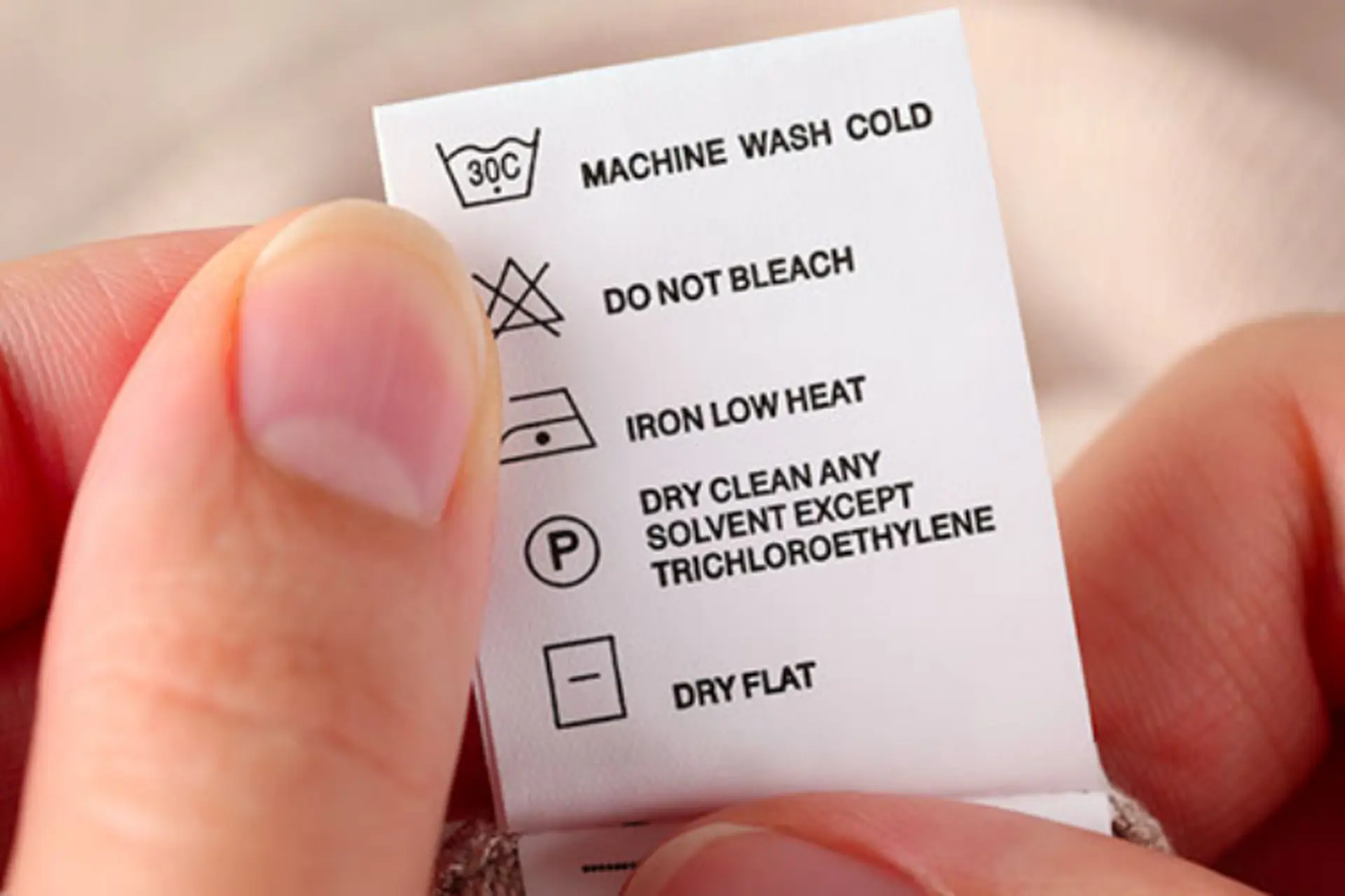 Áo phao giặt máy được không? 9 bước giặt không vón cục 2 cách giặt áo phao bằng máy giặt