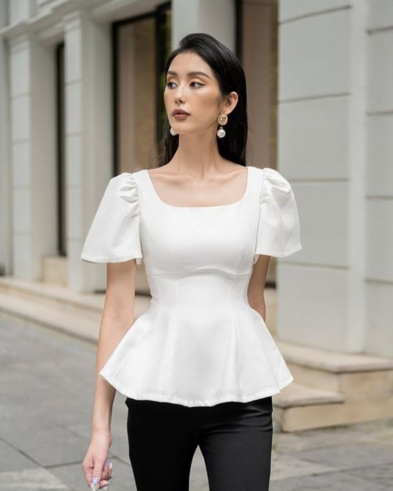 Phối đồ với áo peplum và quần jean