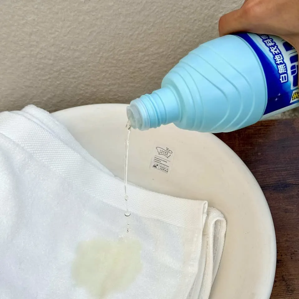 cách tẩy trắng quần áo bằng Javel