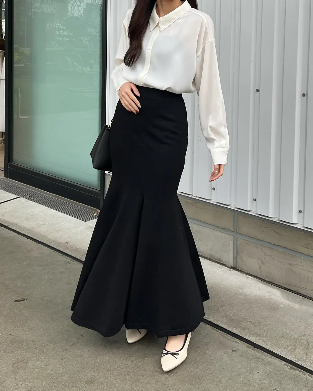 Chân váy đuôi cá dài đi giày gì