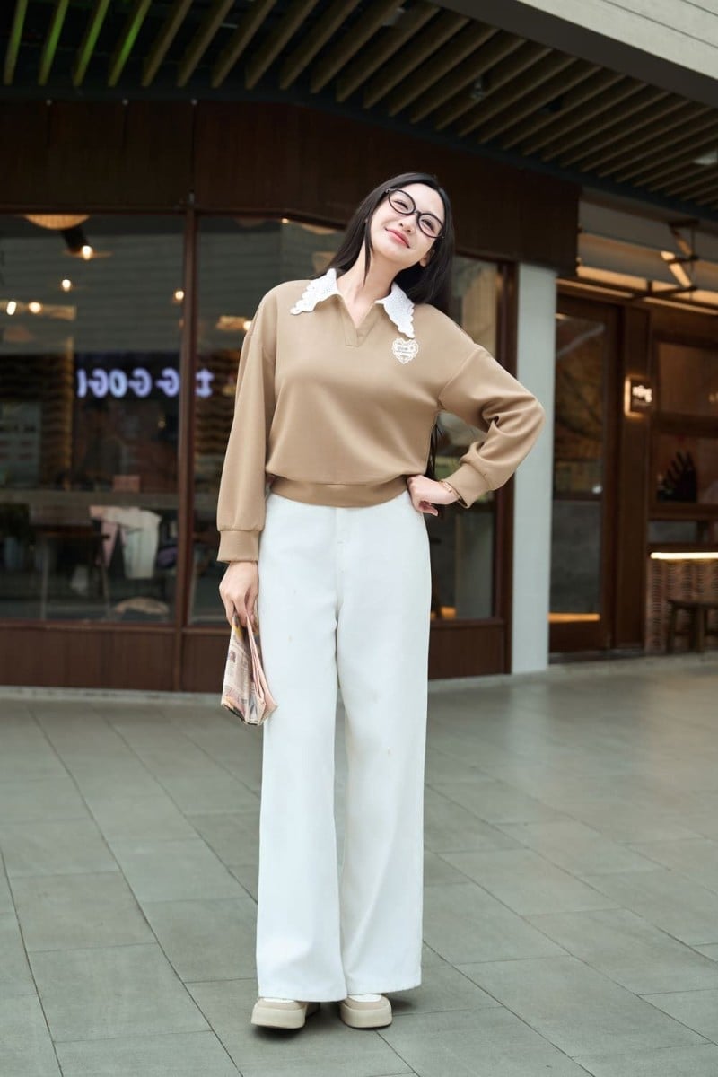 Quần trắng phối áo màu pastel