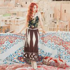 Trang phục bohemian màu nâu đất