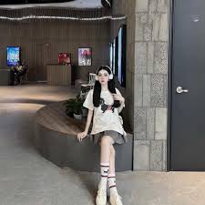 Phối tất với giày Mary Janes