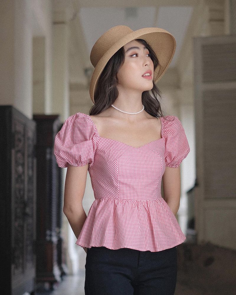 Phối đồ với áo peplum và chân váy bút chì