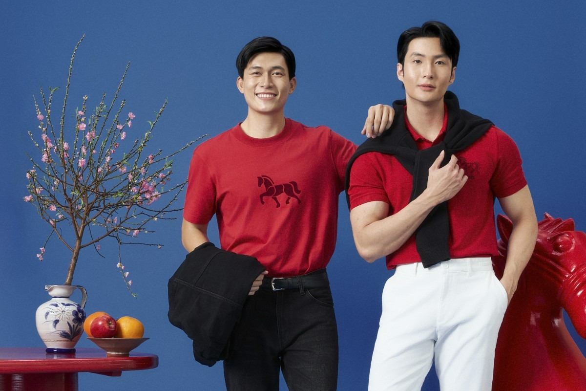 trang phục màu vàng tết