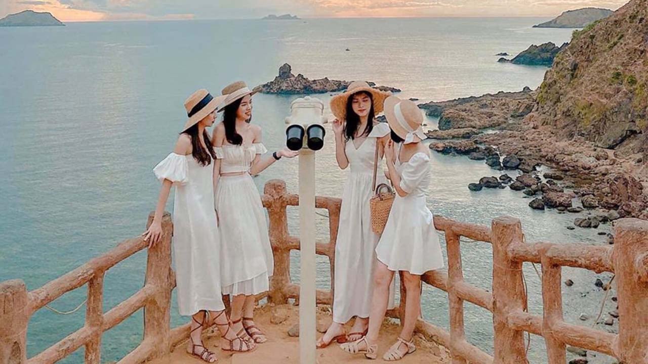 Phối đồ với quần short đi biển