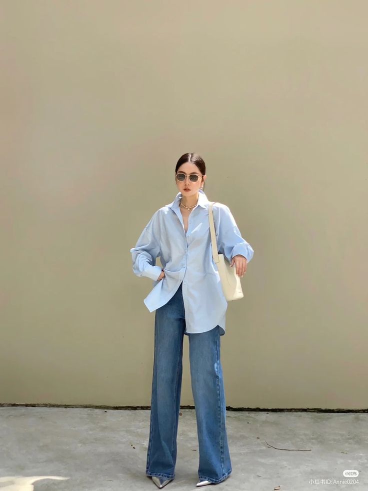 Cách phối quần short với áo sơ mi nữ