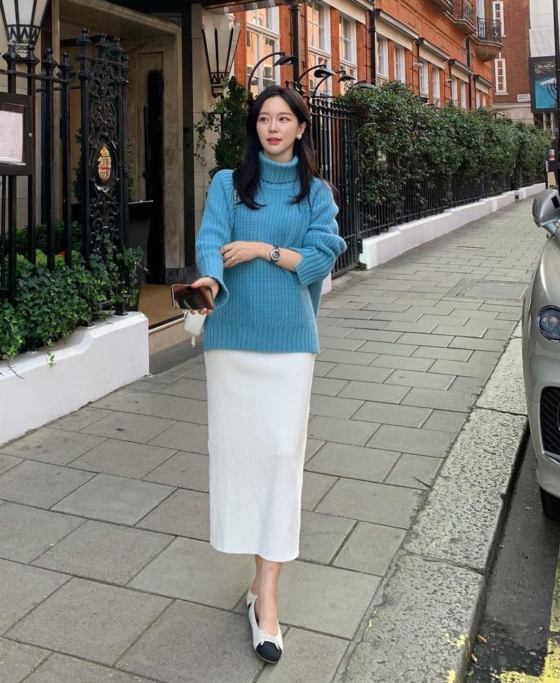 Phối đồ chân váy trắng dài đi chơi