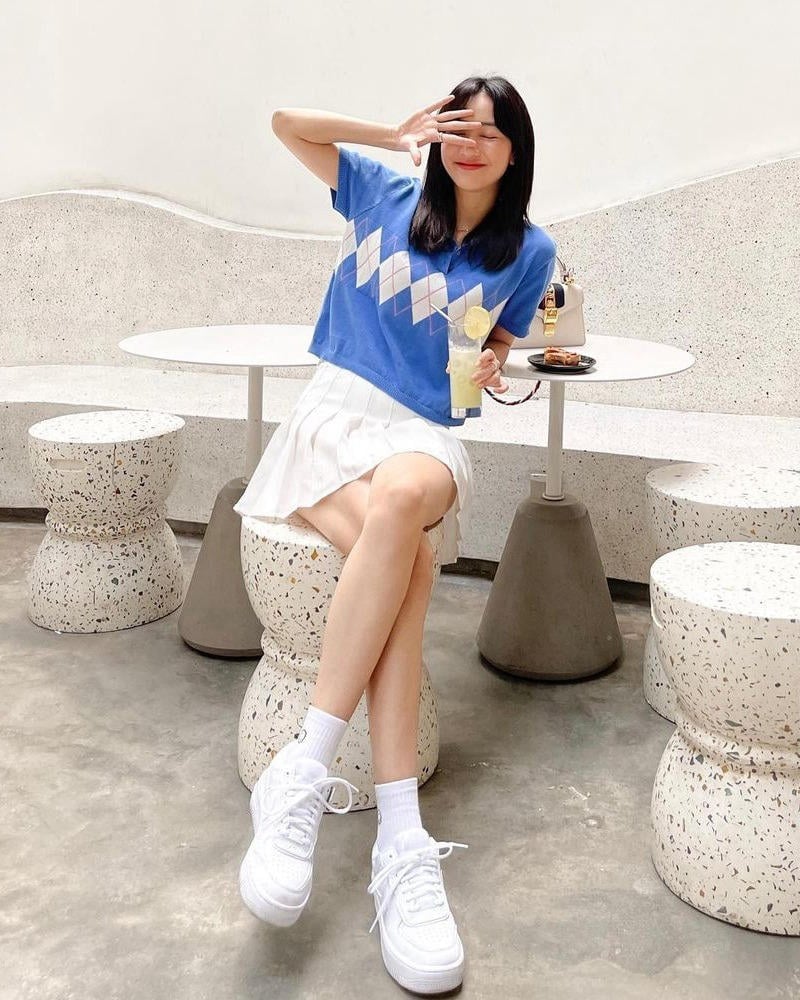 Phối đồ với tất cao cổ nữ