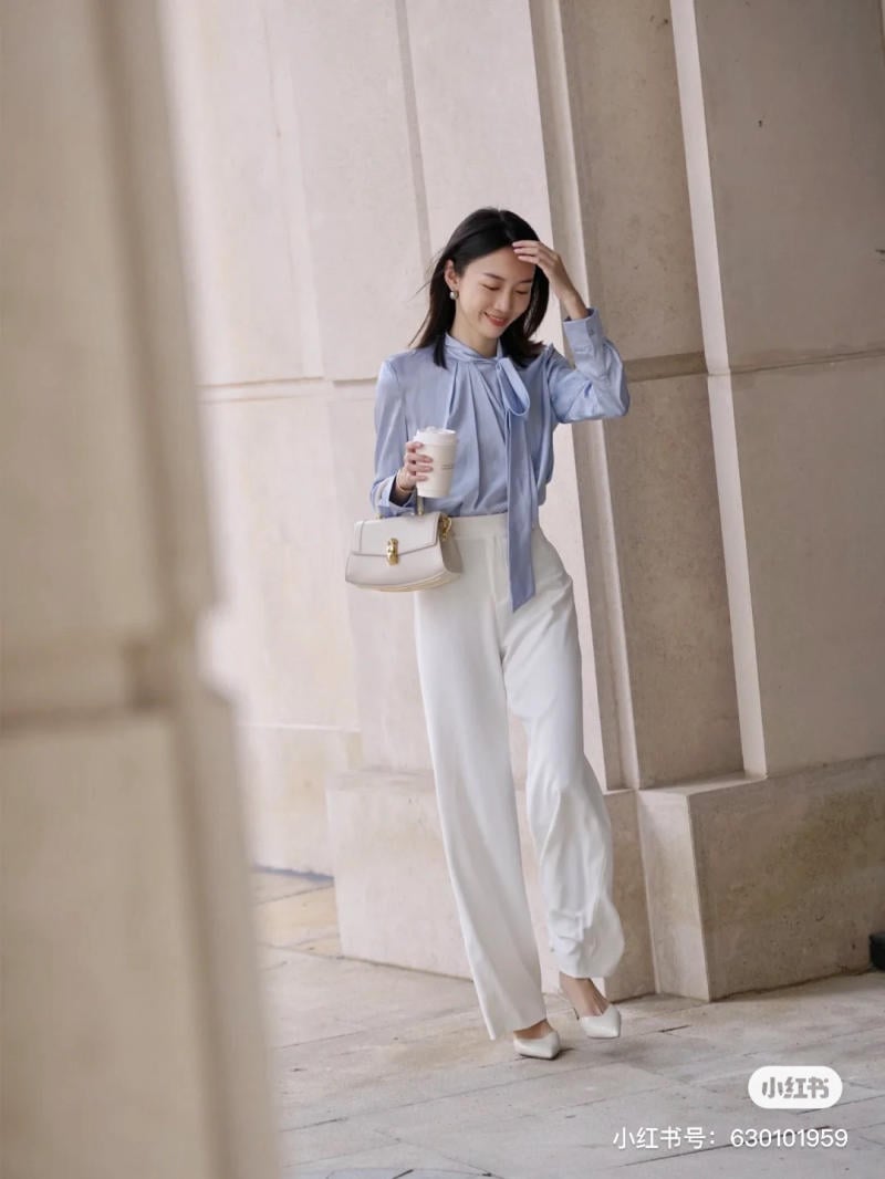 Quần trắng mặc với áo sơ mi