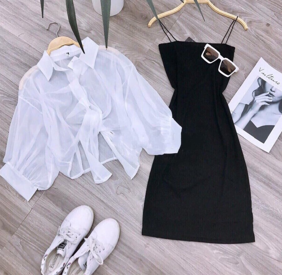 Phối áo sơ mi với váy hai dây