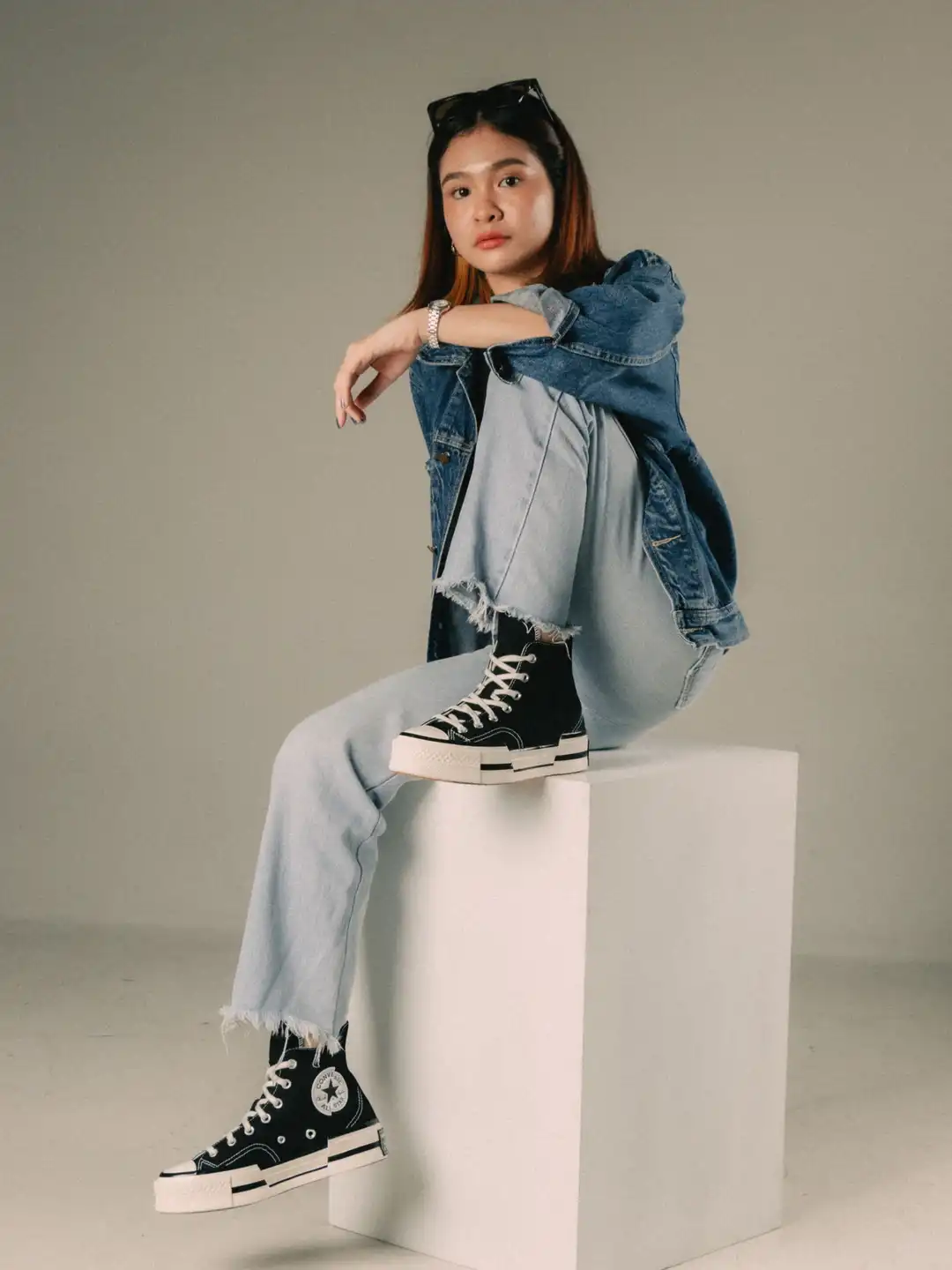 Phối đồ với giày converse cổ cao nữ và váy