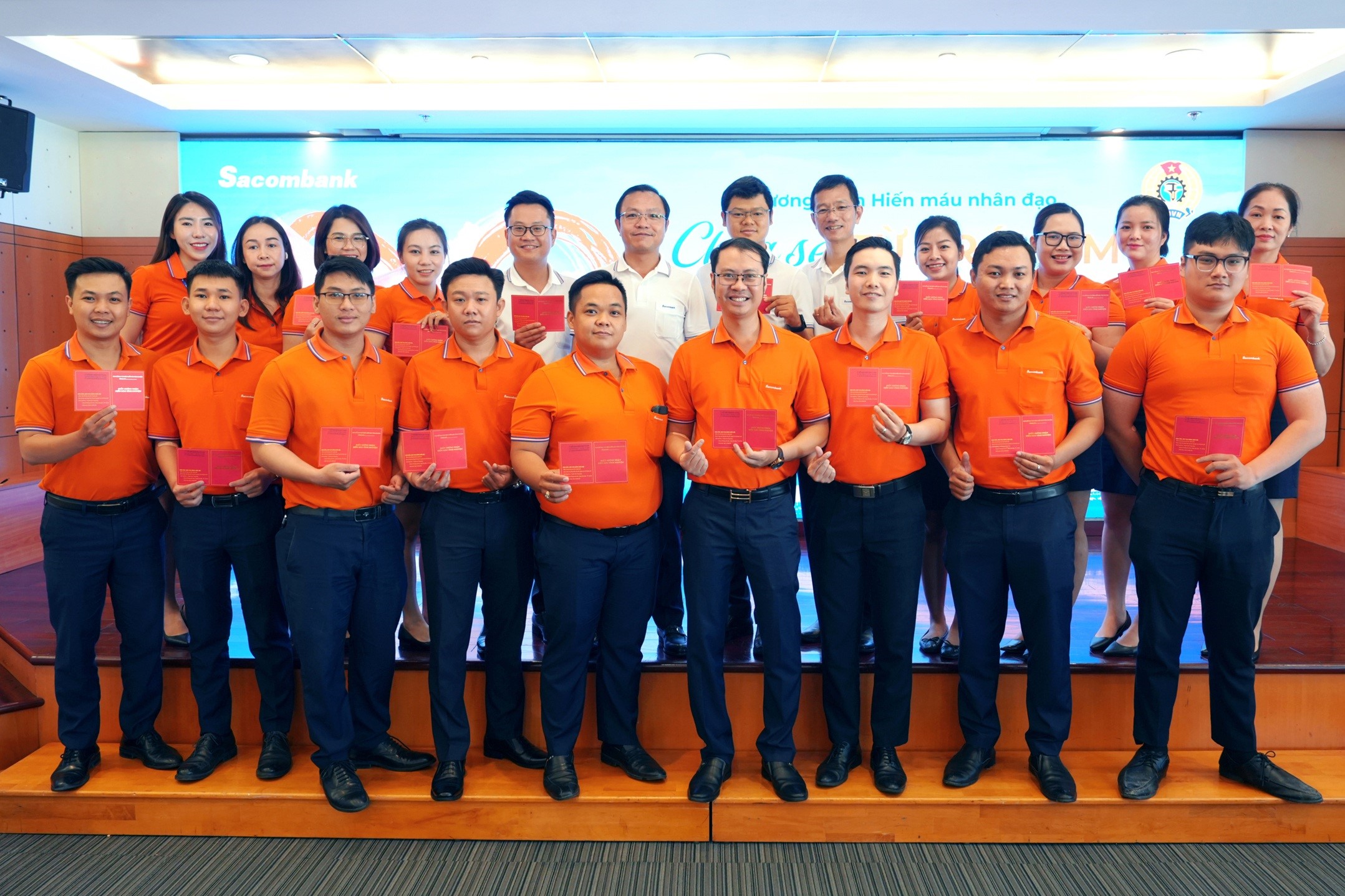 Đồng phục nam sacombank lịch lãm