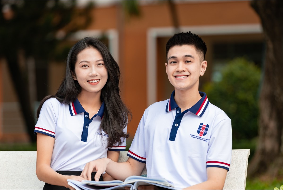 Tổng hợp 50+ mẫu đồng phục các trường đại học đẹp nhất 4 đồng phục đại học Ngân hàng TPHCM
