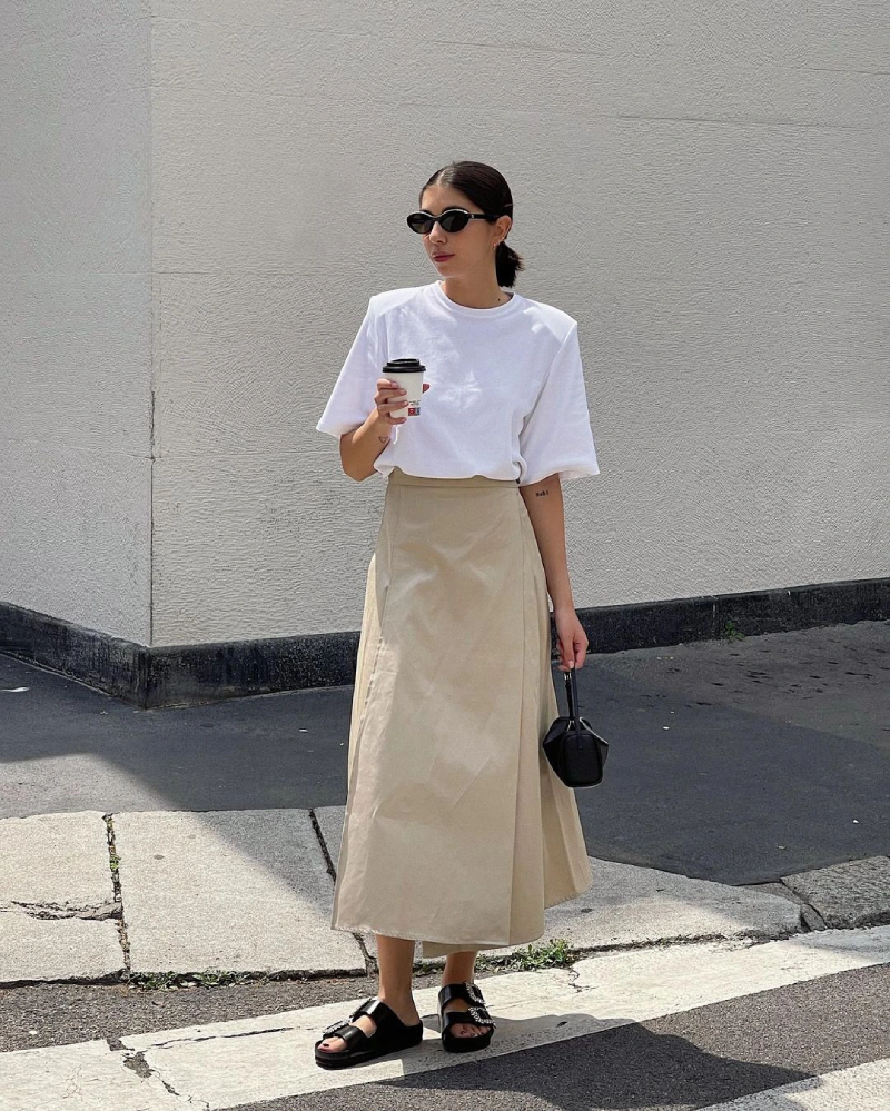 Mix đồ với áo thun form rộng