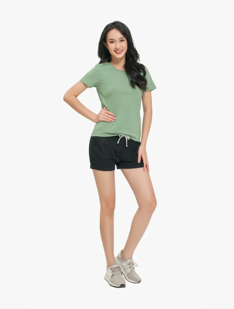 Mix áo thun với áo blazer nữ