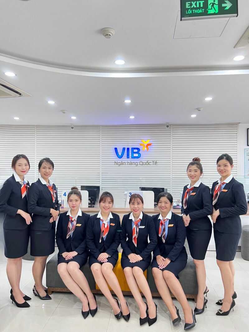 Trọn Bộ Đồng Phục VIB Và Kinh Nghiệm Chọn Xưởng May 5 Mẫu vest đồng phục VIB cho nhân viên nữ