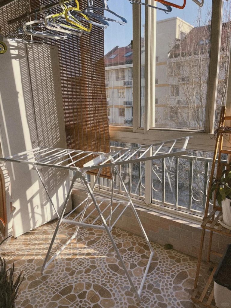 Cách Phơi Áo Len Đúng Cách Giữ Form Bền Đẹp 10 cach phoi ao len 14.jpg 53e94dc24cea479da0868b37ffd8d20a