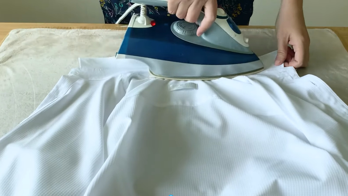 Cách Ủi Áo Sơ Mi Phẳng Lì Nhanh Gọn Tại Nhà 3 hướng dẫn ủi áo sơ mi đúng cách