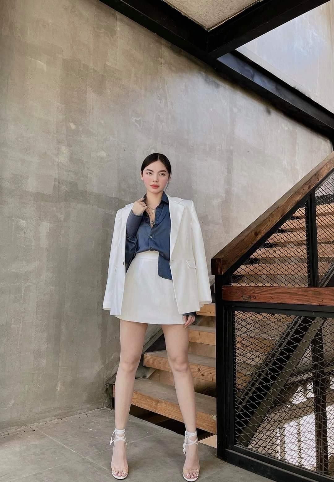 10+ Cách Mix Áo Blazer Cho Người Thấp Hack Dáng Đỉnh Cao 3 Phối blazer với quần ống rộng cho người thấp