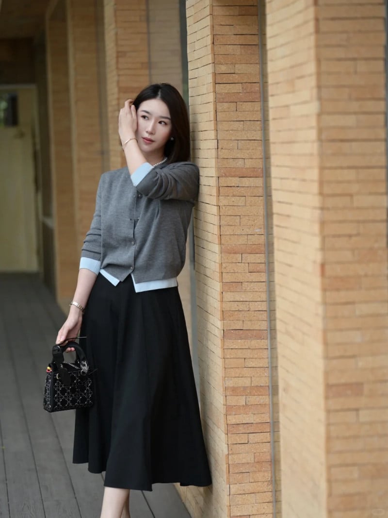 Outfit mùa hè với chân váy chữ a