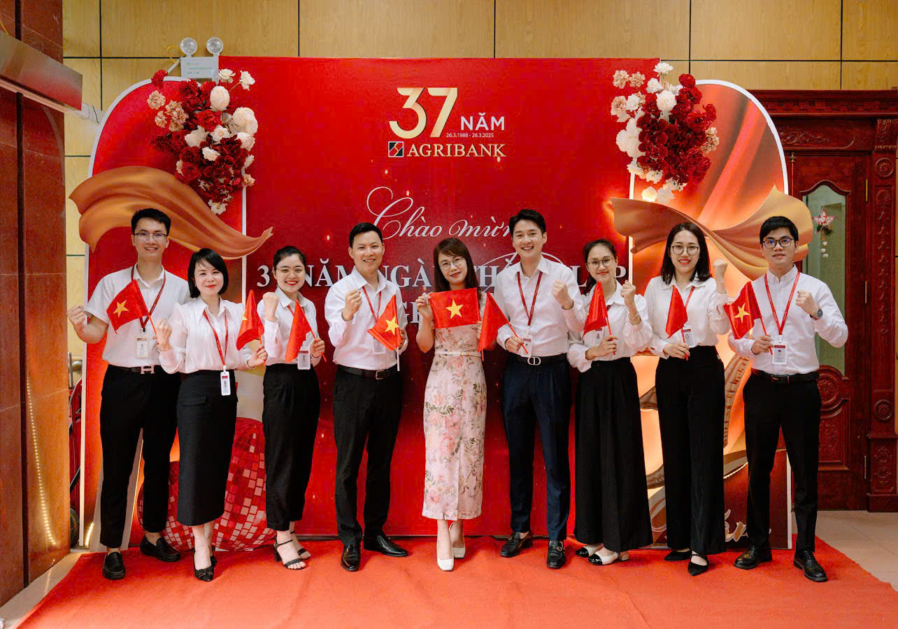 Mẫu áo dài đồng phục Agribank truyền thống