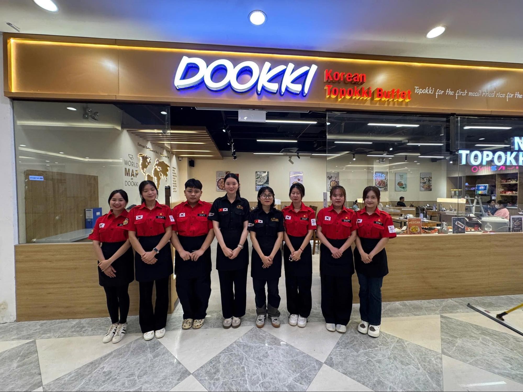 Đồng phục Dookki Bí quyết xây dựng thương hiệu F&B 2 Đồng phục Dookki chính hãng