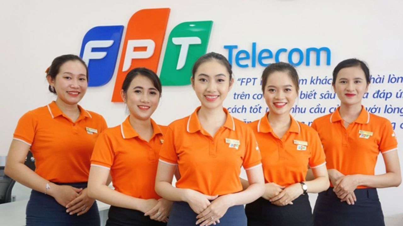 Thiết kế đồng phục FPT
