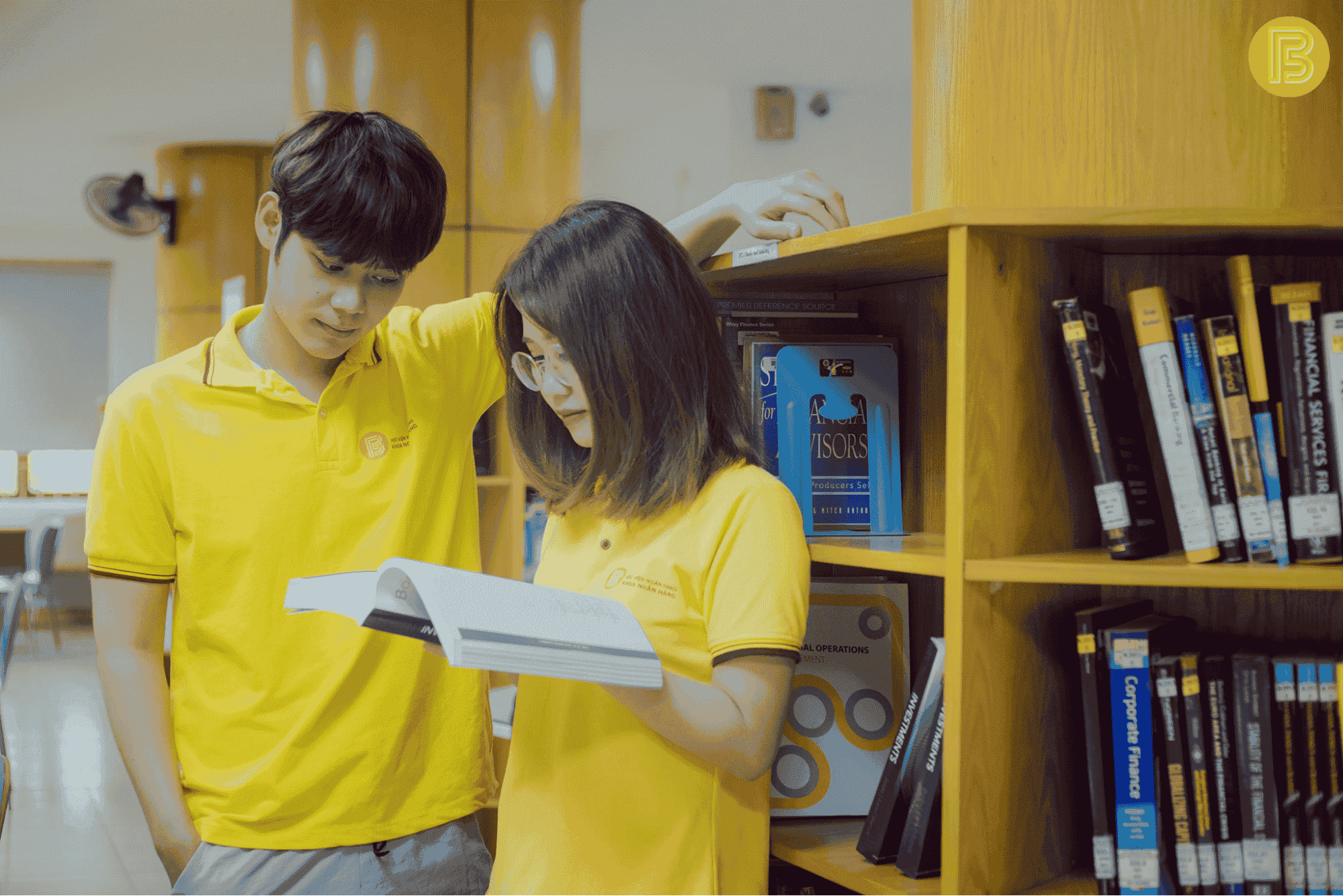 Mẫu đồng phục học viện ngân hàng chính quy