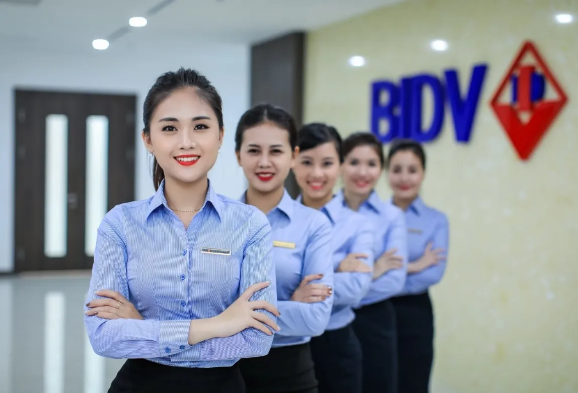 20+ Mẫu Đồng Phục Ngân Hàng Đẹp Chuyên Nghiệp Nhất 3 Đồng phục ngân hàng BIDV